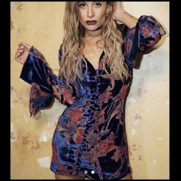 RAT AND BOA Dresses & Skirts - RAT AND BOA DAHLIA VELVET DRESS SIZE L